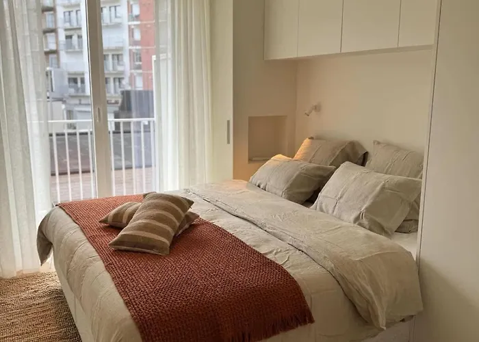 Gelegen Op 100 Meter Het *