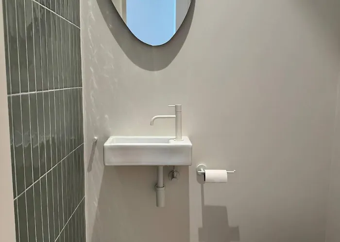 Gelegen Op 100 Meter Het *